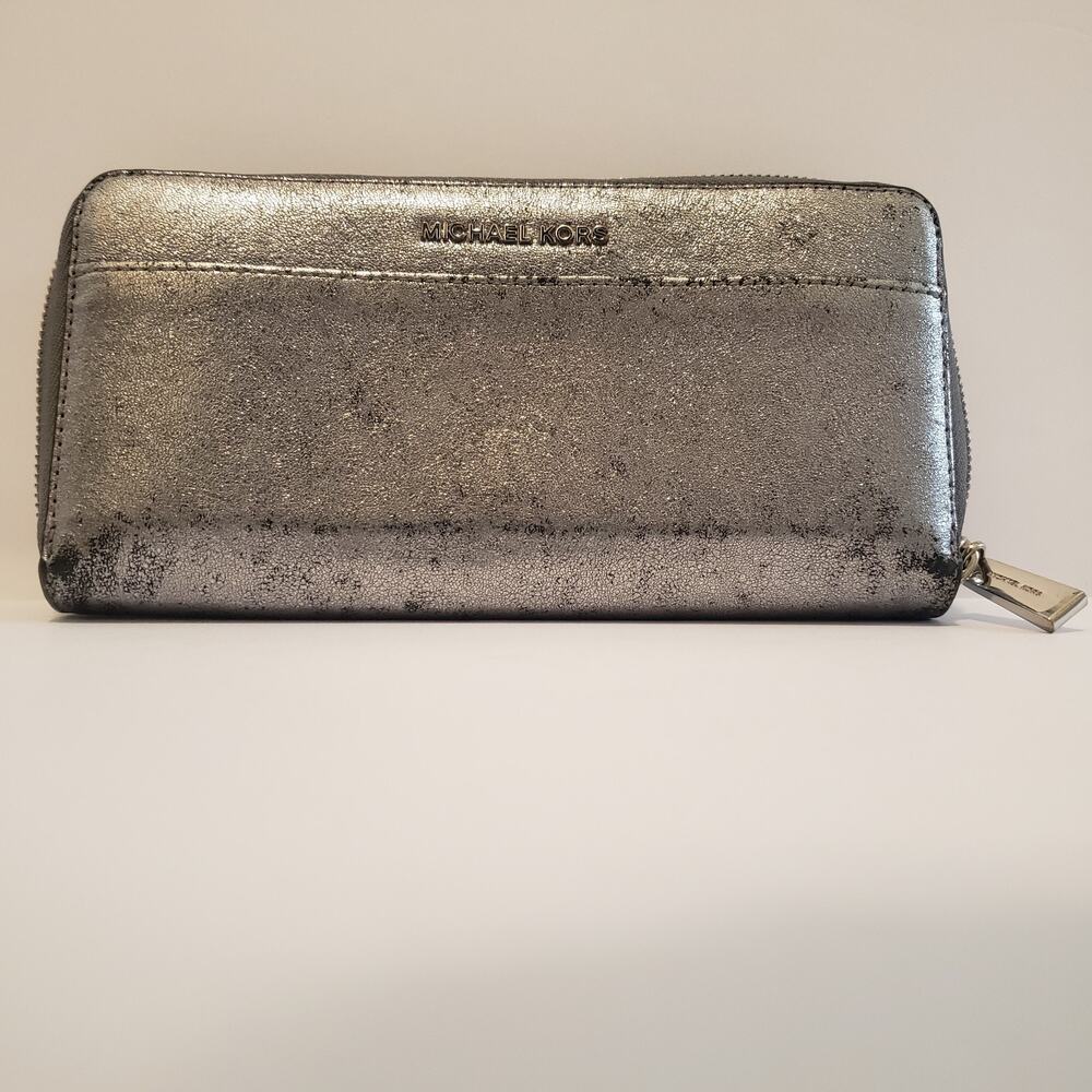 Michael Kors Silver Continental Wrap Around Zipper Soft Leather Wallet 8W